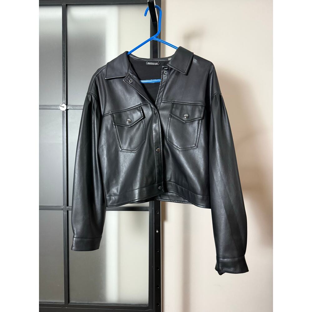 T Tahari Cropped Faux Leather Jacket Size Large